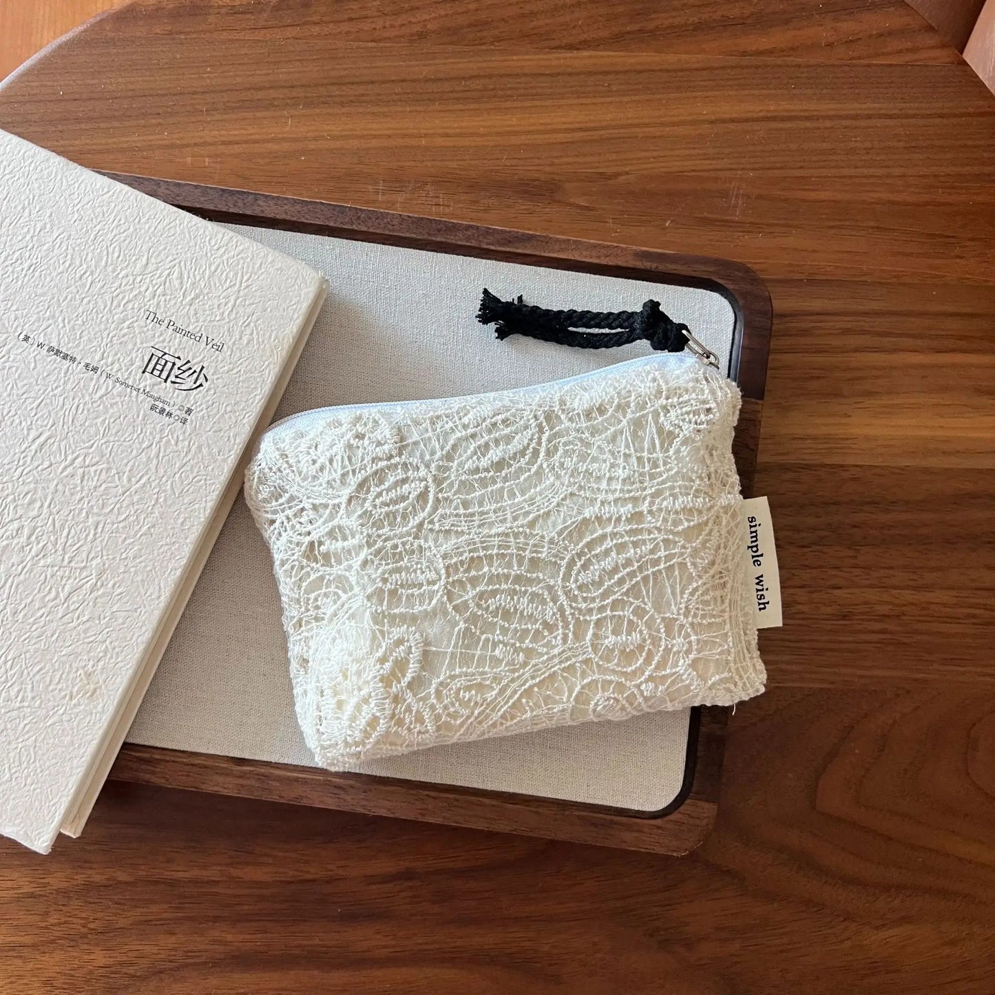 Mini Pochette Broderie Dentelle Rétro – Porte-Monnaie, Organisateur Cosmétiques & Serviettes