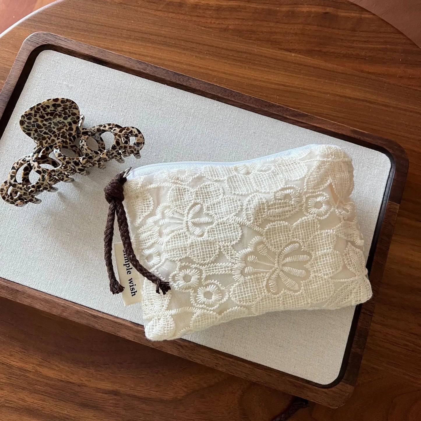 Mini Pochette Broderie Dentelle Rétro – Porte-Monnaie, Organisateur Cosmétiques & Serviettes