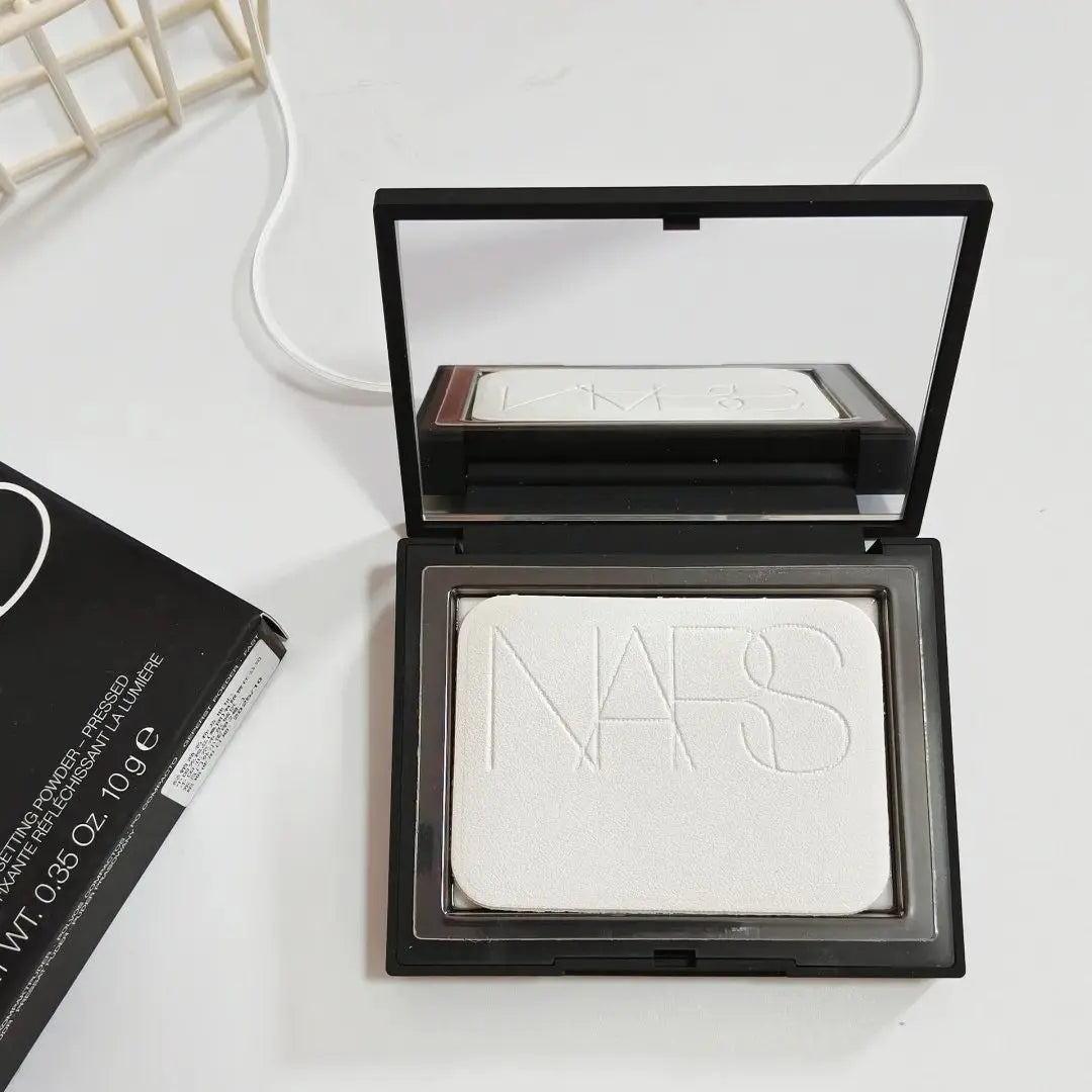 NARS Poudre Fixante Compacte Light Reflecting – Longue Tenue, Contrôle du Sébum, Effet Flou