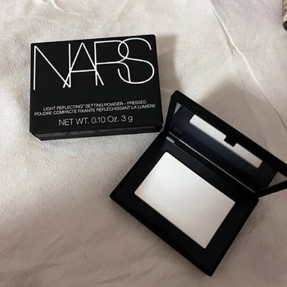 NARS Poudre Fixante Compacte Light Reflecting – Longue Tenue, Contrôle du Sébum, Effet Flou