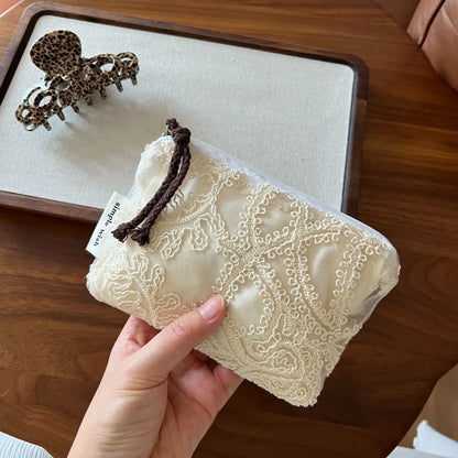 Mini Pochette Broderie Dentelle Rétro – Porte-Monnaie, Organisateur Cosmétiques & Serviettes