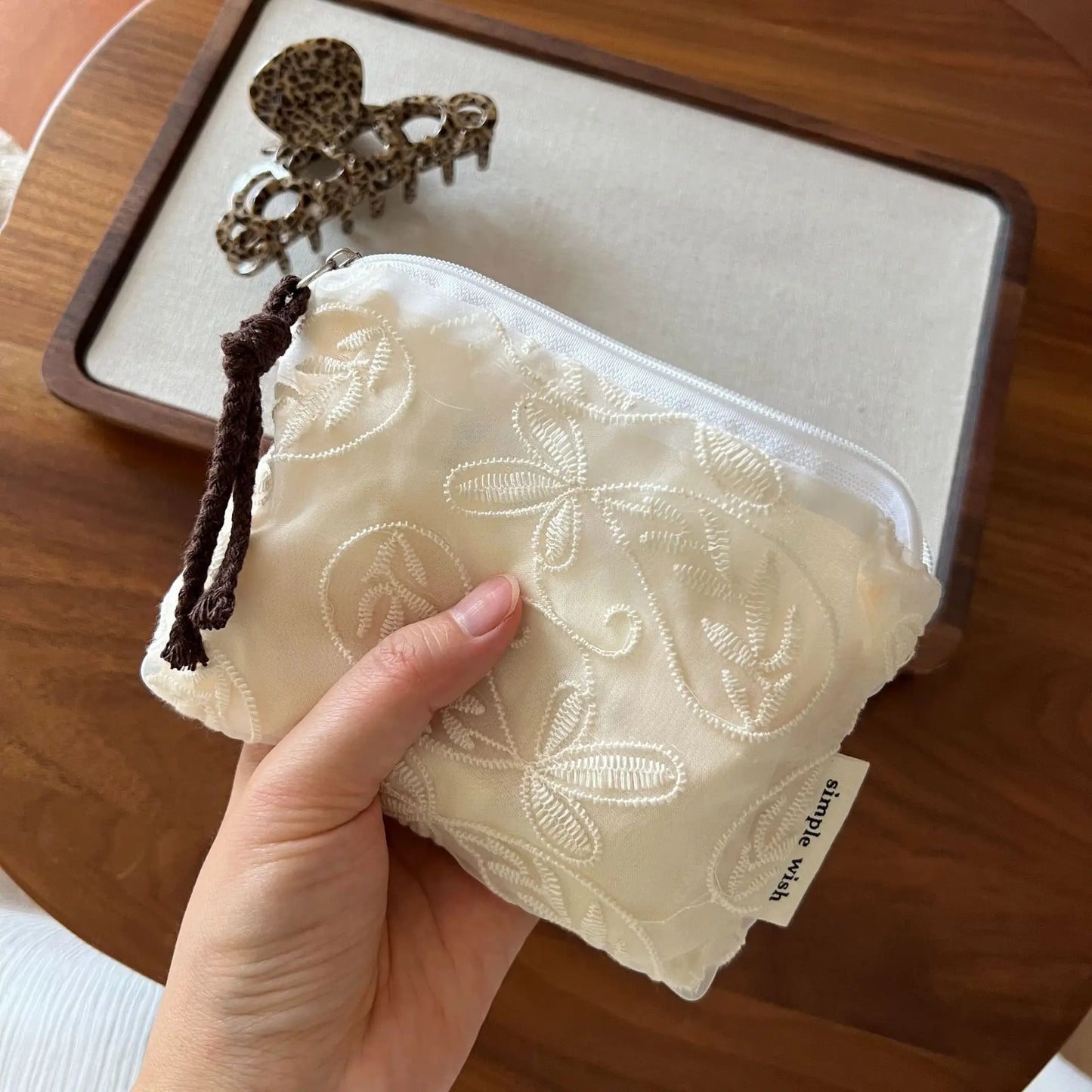 Mini Pochette Broderie Dentelle Rétro – Porte-Monnaie, Organisateur Cosmétiques & Serviettes