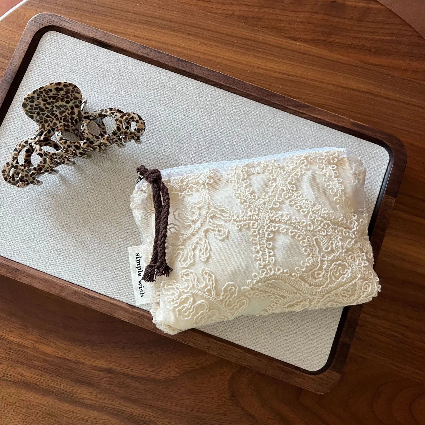 Mini Pochette Broderie Dentelle Rétro – Porte-Monnaie, Organisateur Cosmétiques & Serviettes