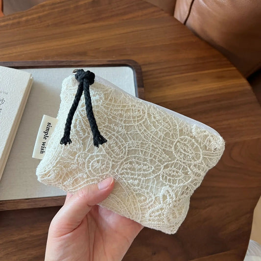 Mini Pochette Broderie Dentelle Rétro – Porte-Monnaie, Organisateur Cosmétiques & Serviettes