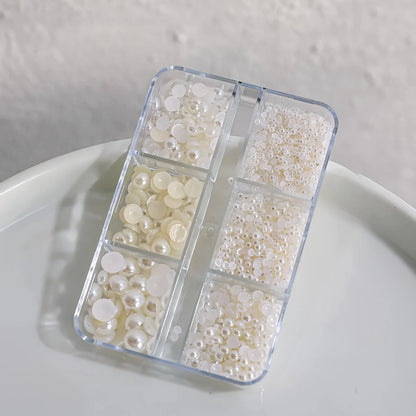 Perles Plates Demi-Rondes pour Nail Art – Boîte 6 Compartiments Blanc/Beige